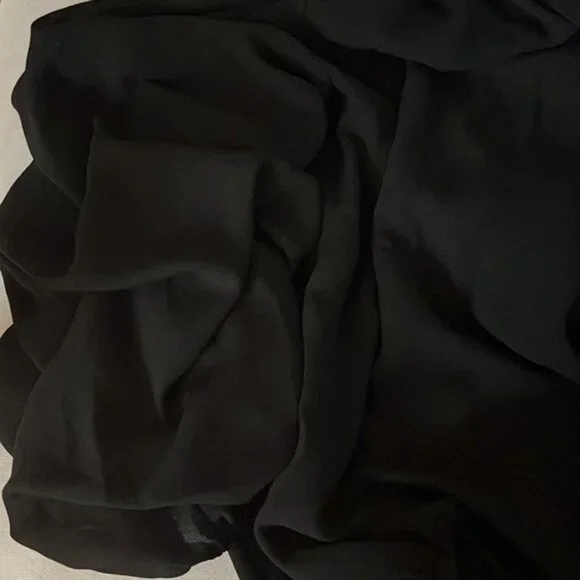 Blouse/top black chiffon /poly with tiered  3/4 arms M. Perfect condition. - Picture 2 of 5